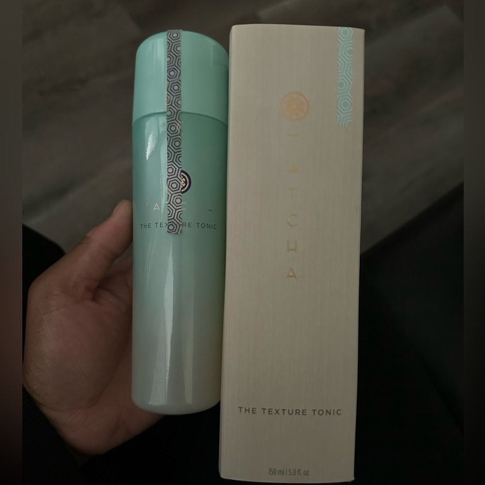 Tatcha
The Texture Tonic AHA Liquid Exfoliating Treatment - Picture 3 of 3